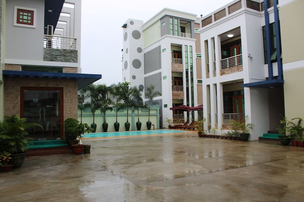 Фото отеля 1