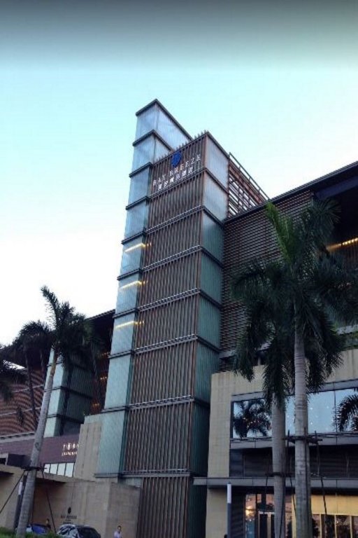 Фото Bay Breeze Hotel