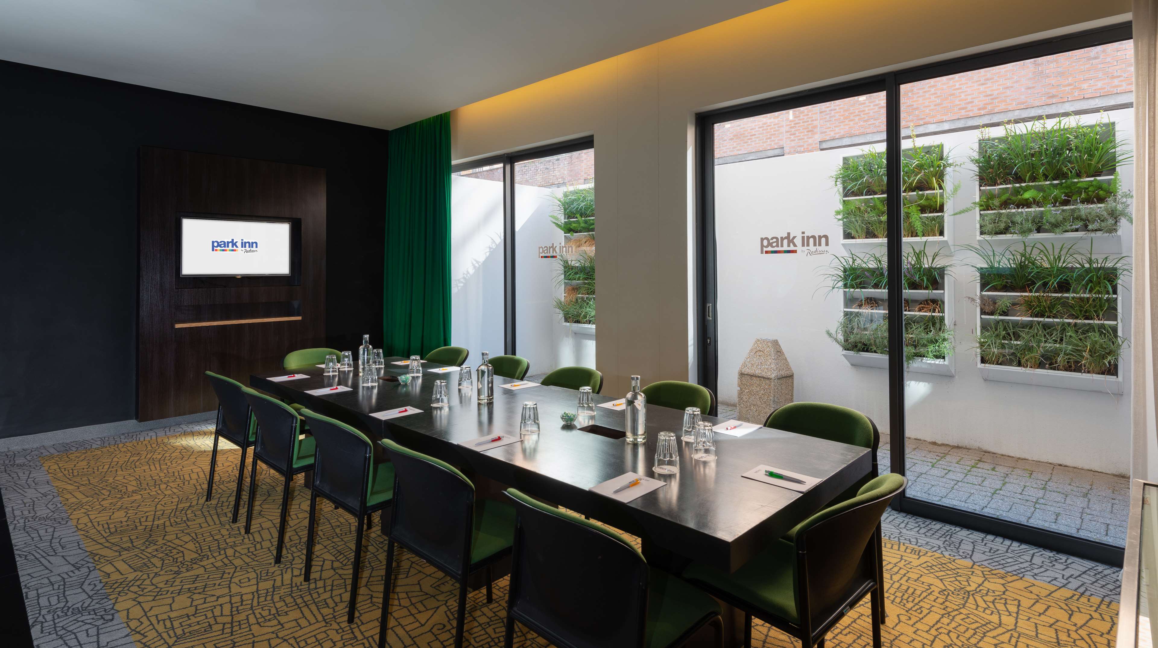 Фото Park Inn by Radisson Cape Town Newlands