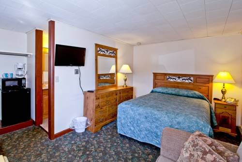 Фото Riverbank Motel and Cabins