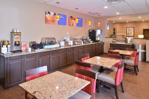 Гостиница Comfort Inn & Suites Fayetteville - University Area в Файетвилле