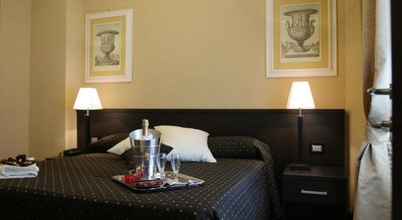 Фото Hotel Latinum