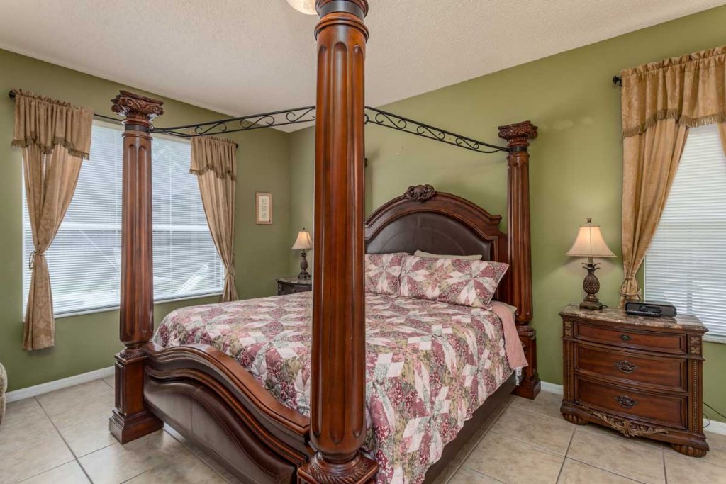 Фото 87631 Games Room+2-masters+hottub+water View!