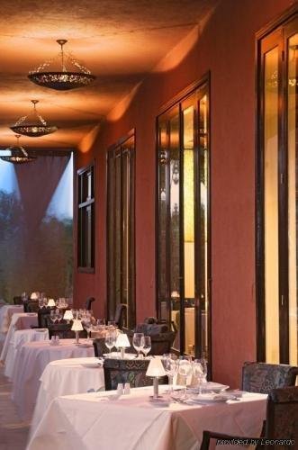 Фото Domaine Des Remparts Hotel & SPA