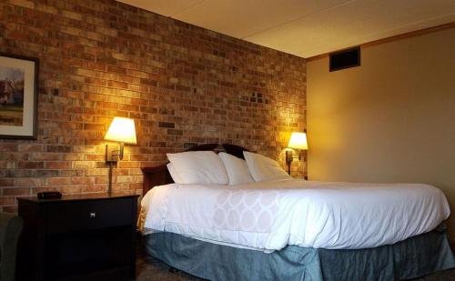 Фото Morris Grand Hotel and Conference Center