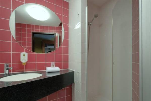 Фото B&b Hotel Düsseldorf-Airport