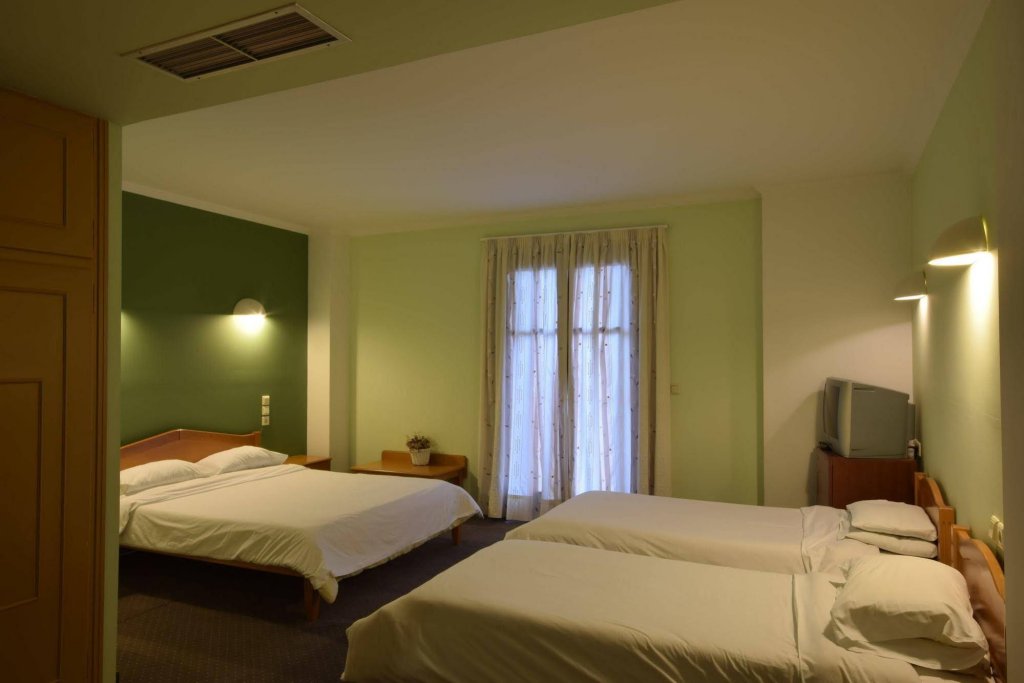 Фото Mont Helmos Hotel