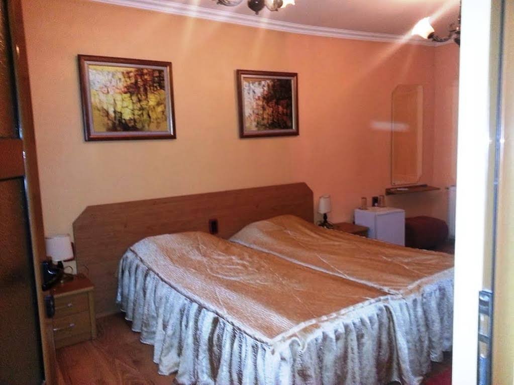 Фото Family Hotel Silvestar