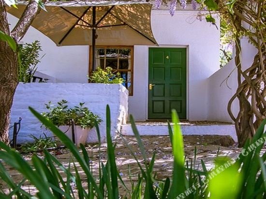 Фото The Barracks