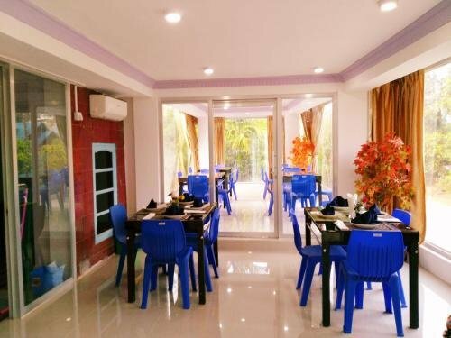 Гостиница Royal Lin Thar Guest House в Сандоуэе