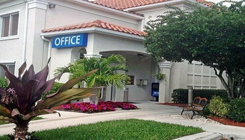 Гостиница Studio 6 West Palm Beach, Fl в Уэст-Палм-Бич