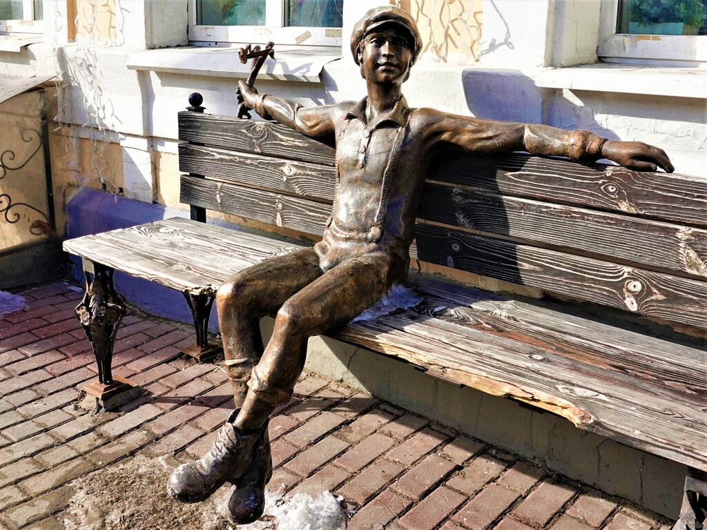 Genre sculpture Мальчик с рогаткой, Vladimir, photo