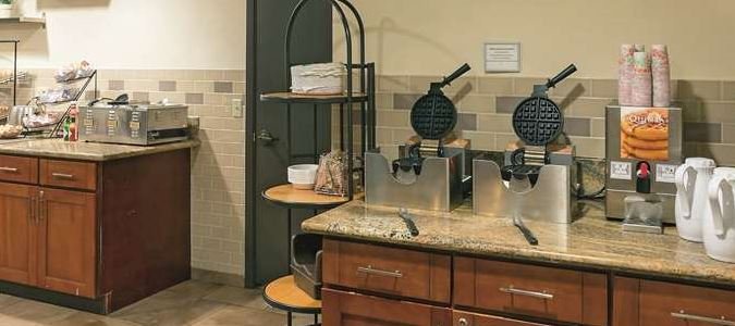 Фото La Quinta Inn & Suites by Wyndham Portland Nw