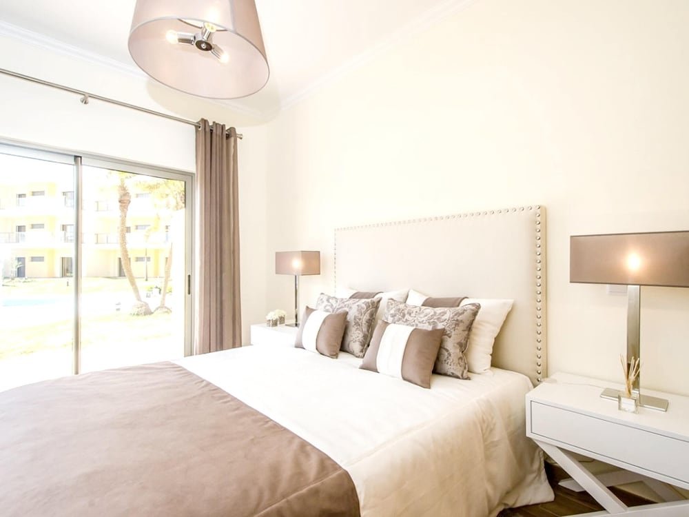Фото Apartment With 3 Bedrooms in Albufeira, With Wonderful Mountain View, Shared Pool, Enclosed Garden