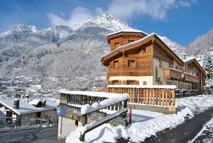 Casa Vacanza La Rocca (Lombardy, Sondrio, Contrada Vassalini), hotel