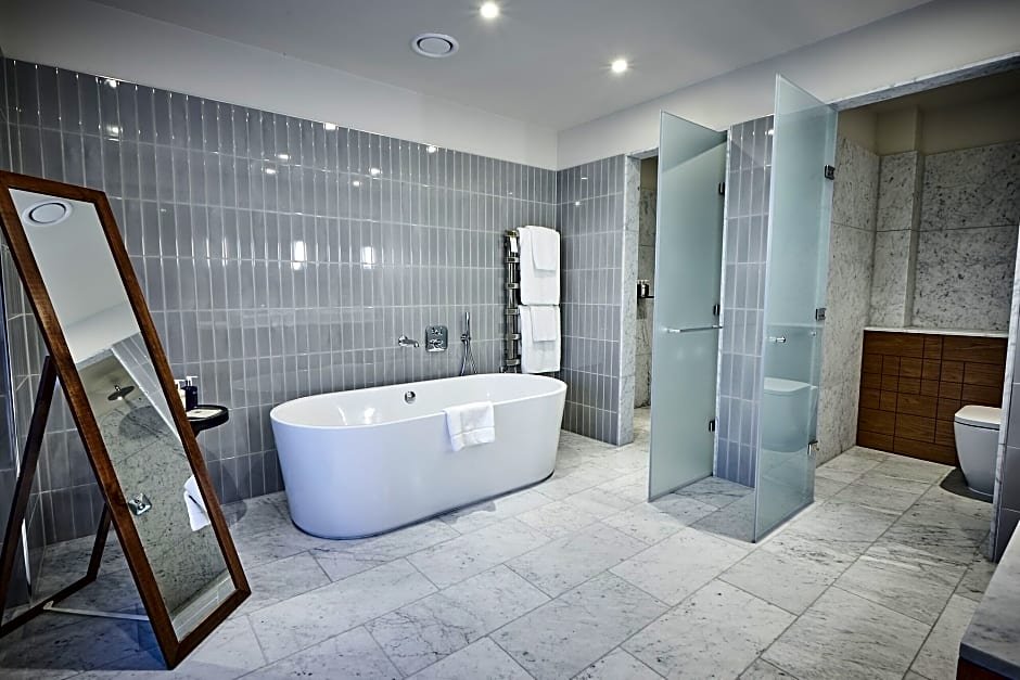 Фото Devonshire Club & Hotel