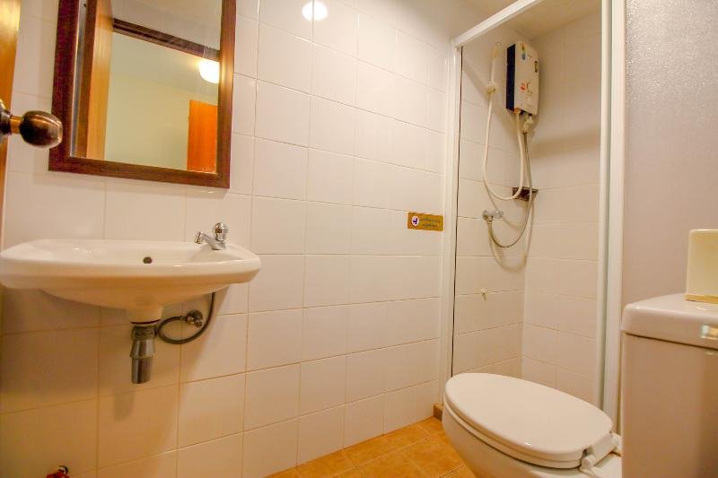 Фото Super OYO 484 Pannee Residence Khaosan SHA Plus