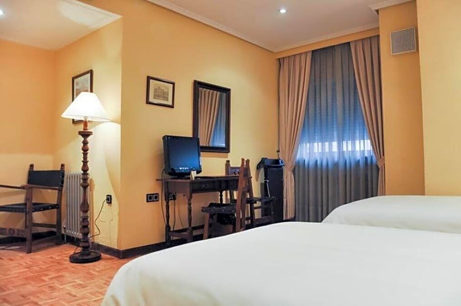 Фото Hotel Urban Salamanca