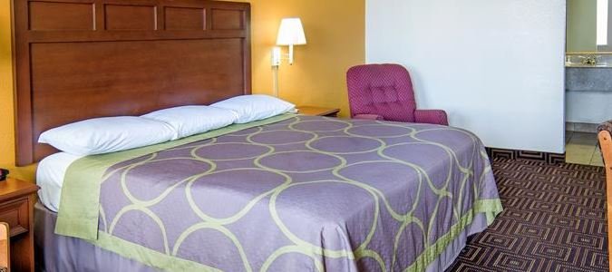 Фото Super 8 by Wyndham Seguin