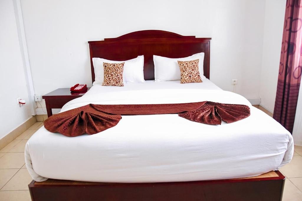 Фото Quiet Haven Hotel