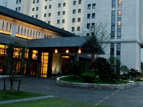 Гостиница Millennium Hotel Wuxi в Уси