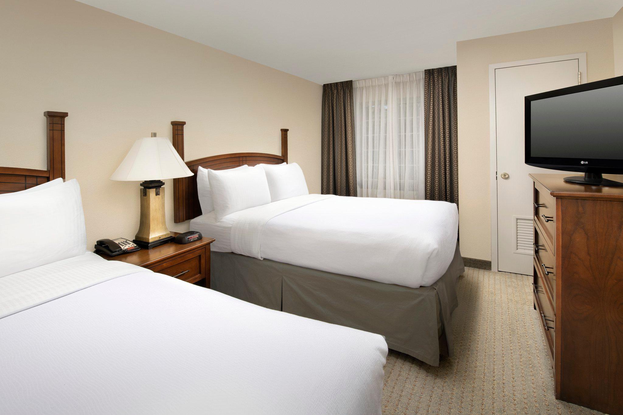 Фото Staybridge Suites North Brunswick, an Ihg Hotel