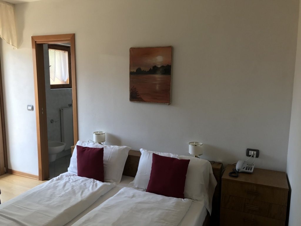 Фото Casteluce Hotel Funivie Pinzolo