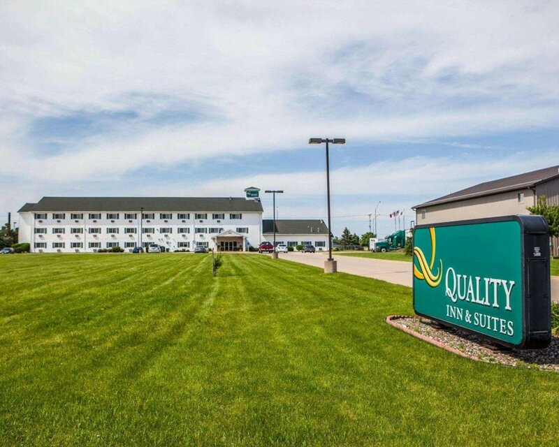 Гостиница Quality Inn & Suites Eldridge Davenport North