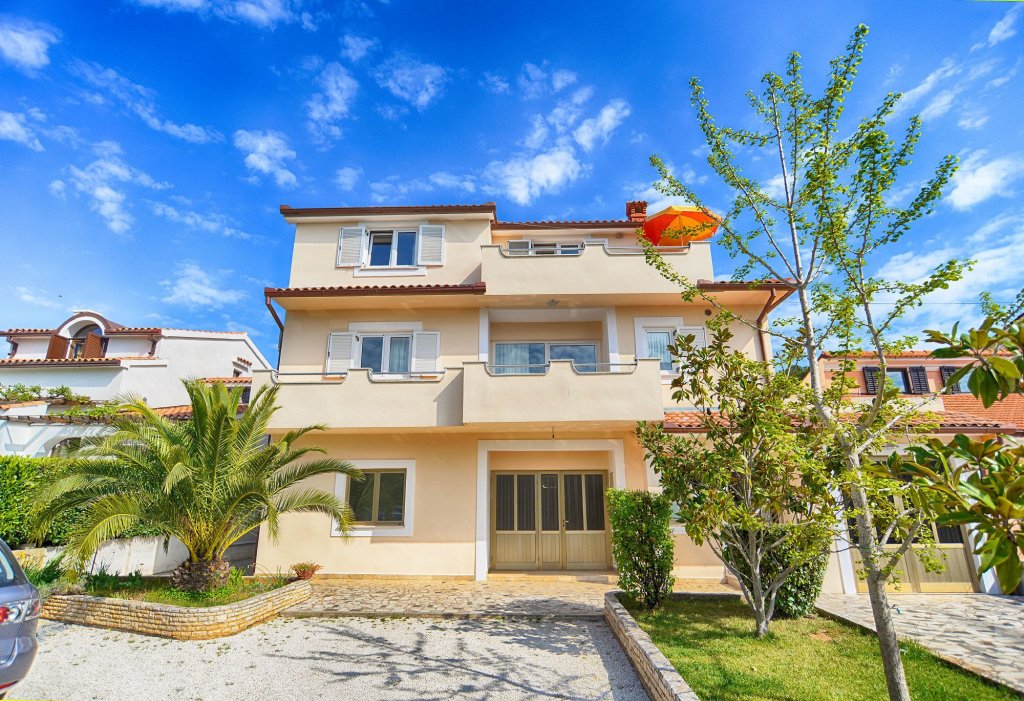 Фото Apartments Emil 596