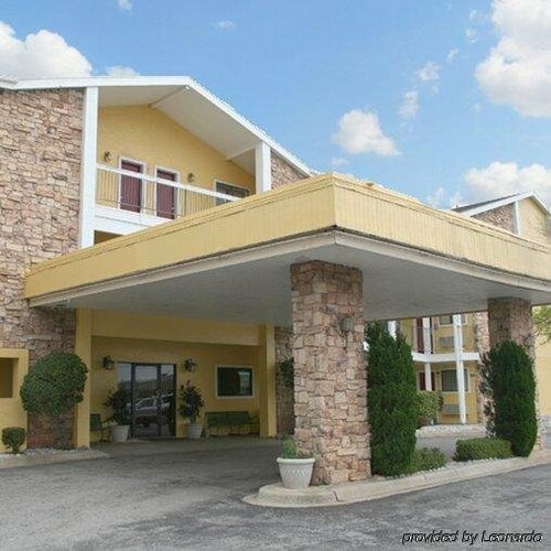 Гостиница Oaktree Inn and Suites в Оклахома-Сити