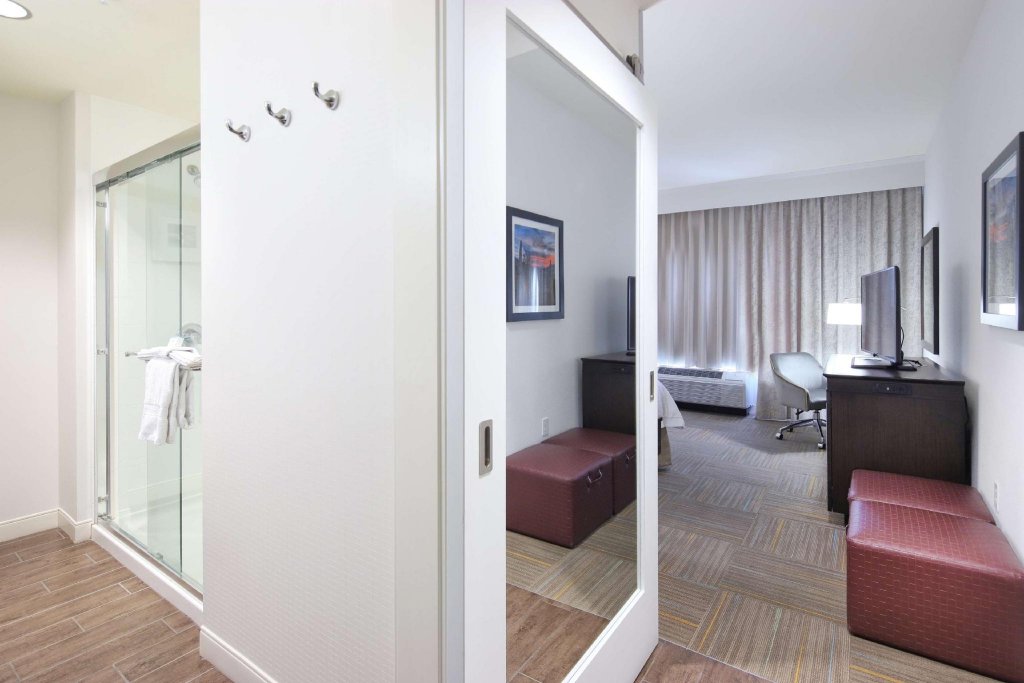 Фото Hampton Inn & Suites Phoenix Tempe