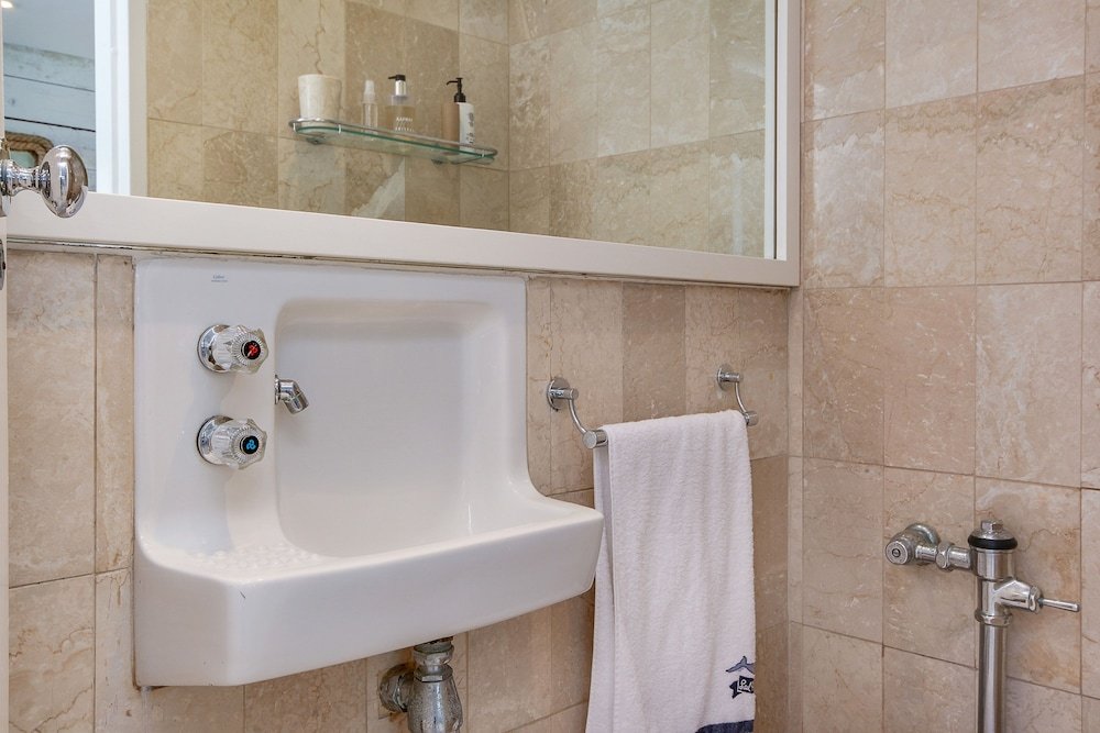 Фото Clifton Attina