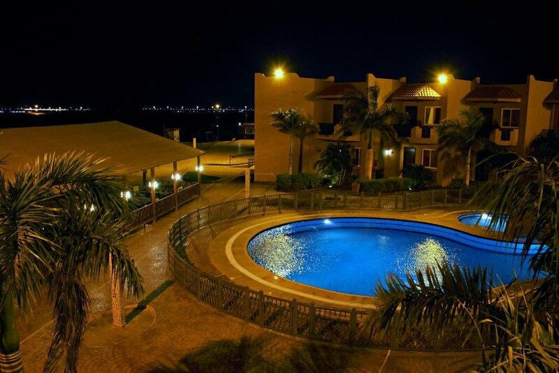 Гостиница Al Ahlam Tourisim Resort - Families Only в Янбу