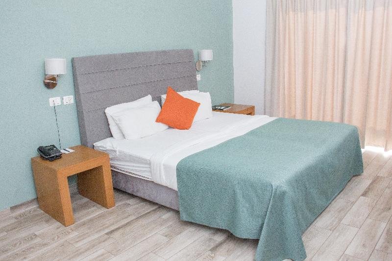 Фото Golden Beach Hotel Tel Aviv