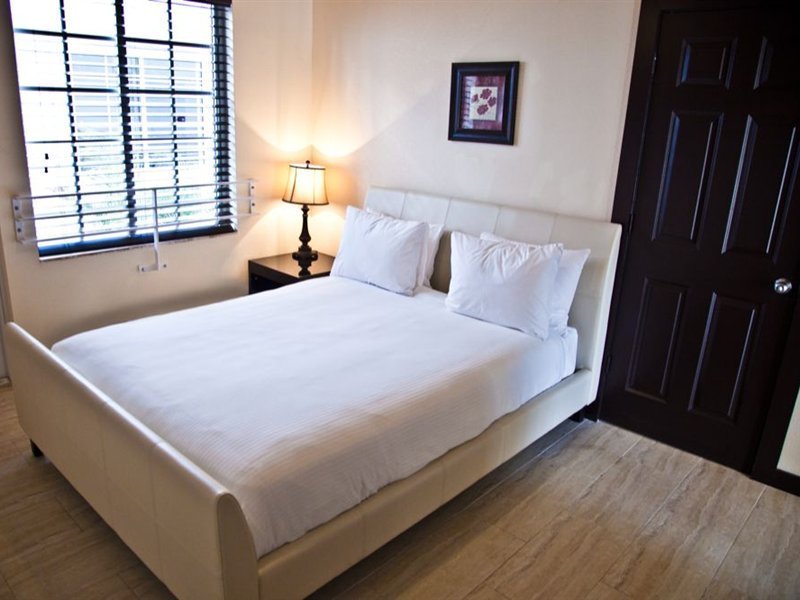 Фото Tradewinds Apartment Hotel, a South Beach Group Hotel