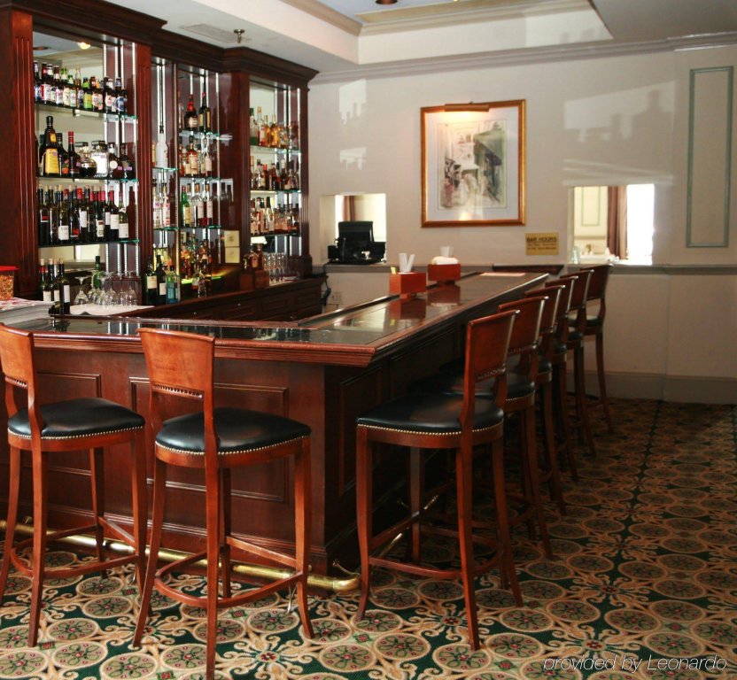 Фото The Dunhill Hotel