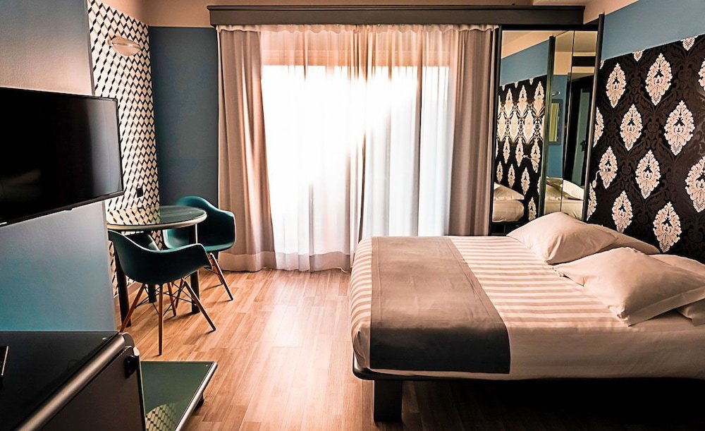 Фото Business Hotel