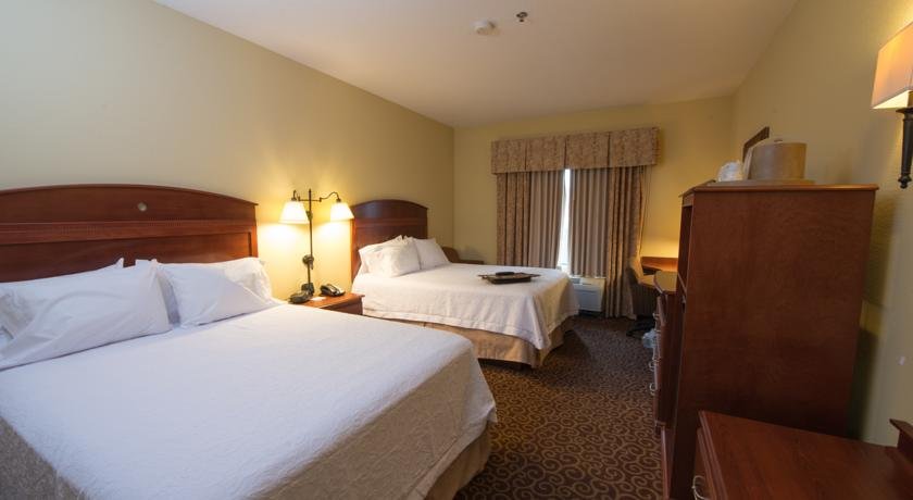 Фото Hampton Inn Bismarck