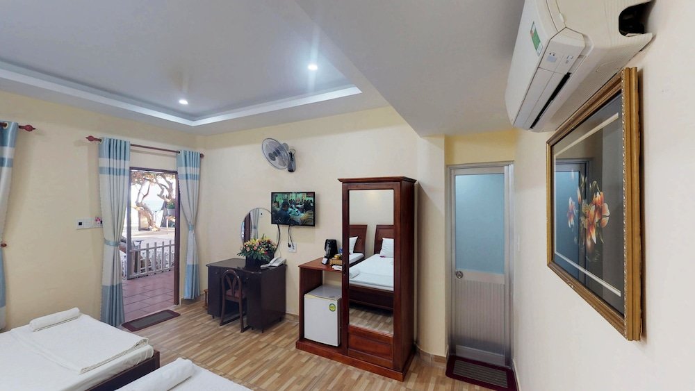 Фото Lotus Seaside Bungalows