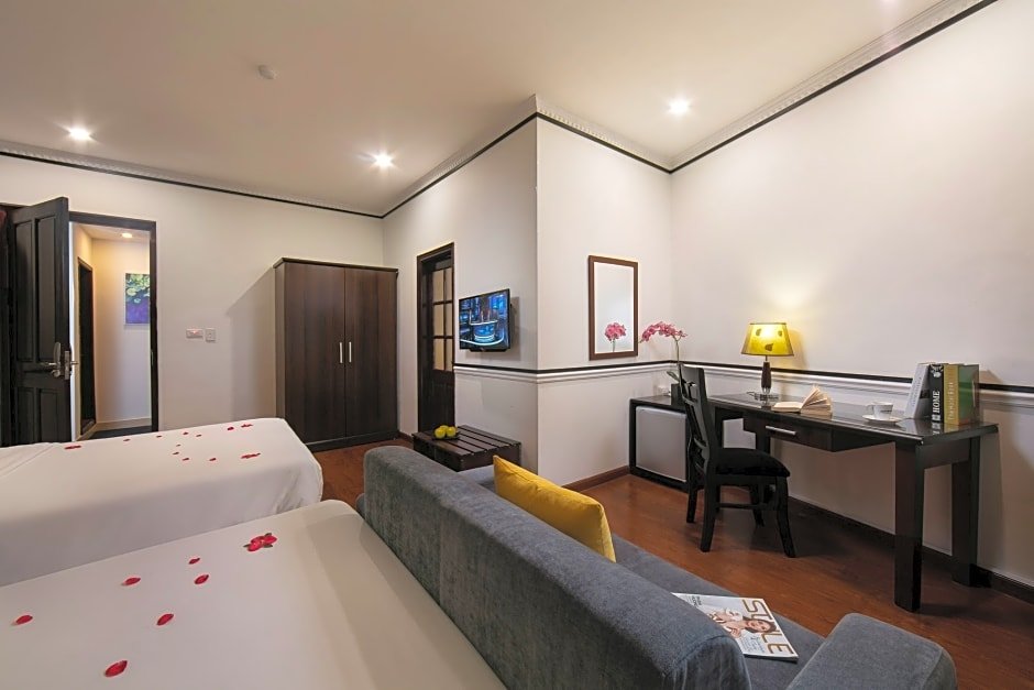 Фото Hanoi Secret Garden Hotel