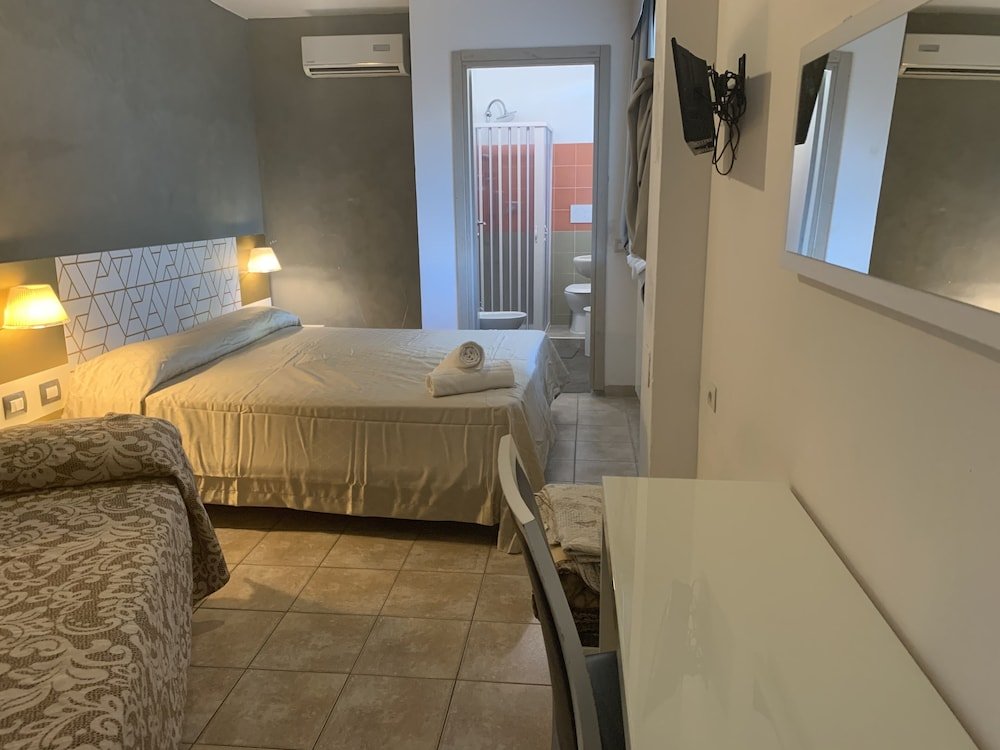 Фото Old Milano House - Hostel