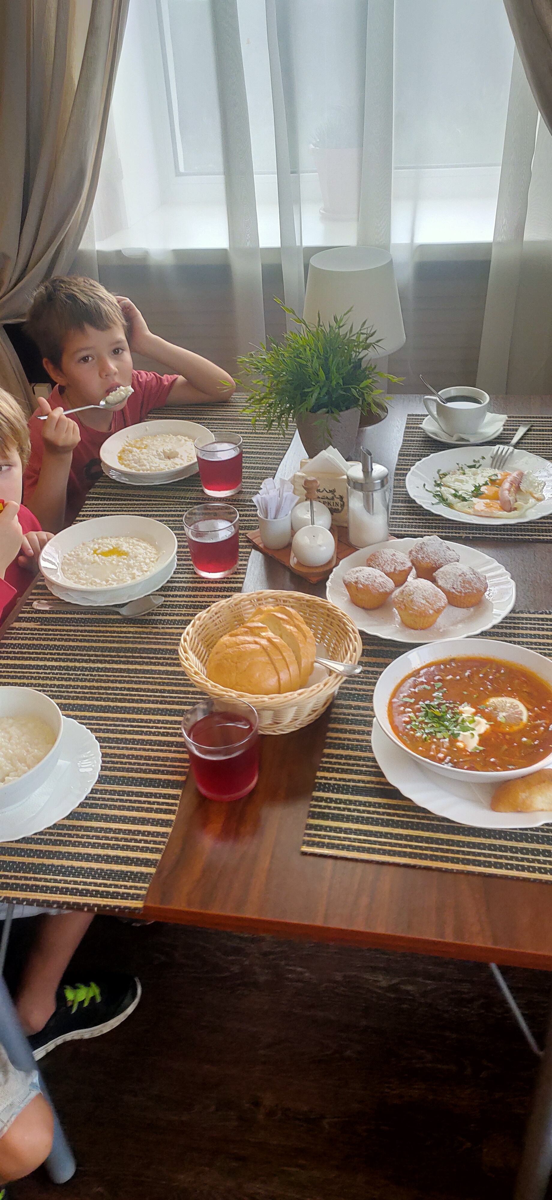 Фото Понаехали