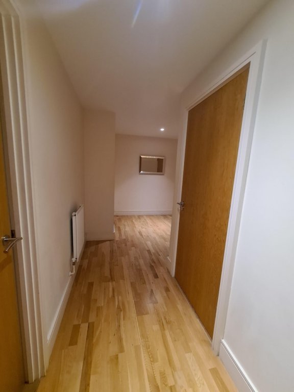 Фото Cosy Studio Apartment in Canary Wharf