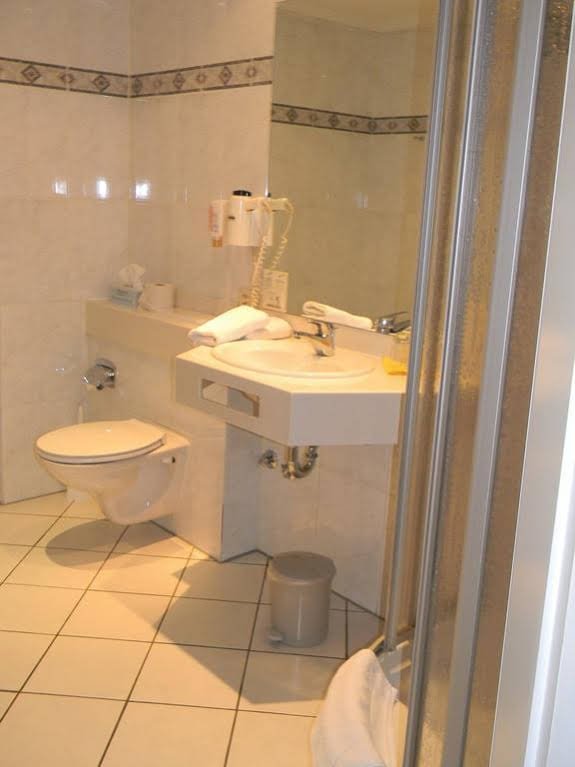 Фото Hotel Stadt Norderstedt