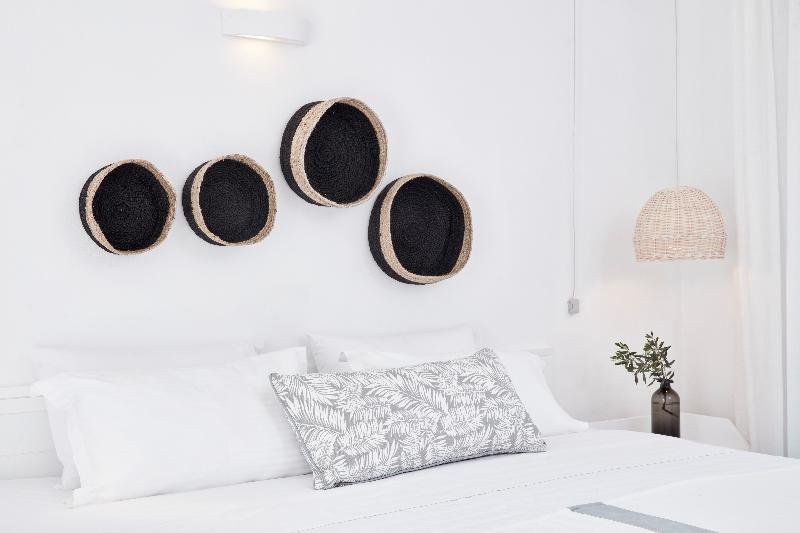 Фото Mr & Mrs White Paros