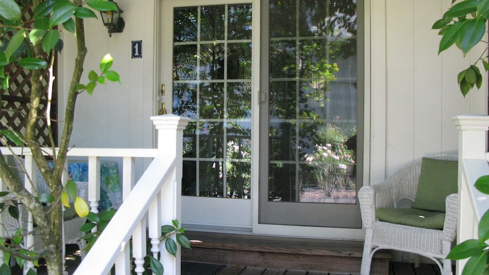 Фото Belle de Jour Inn