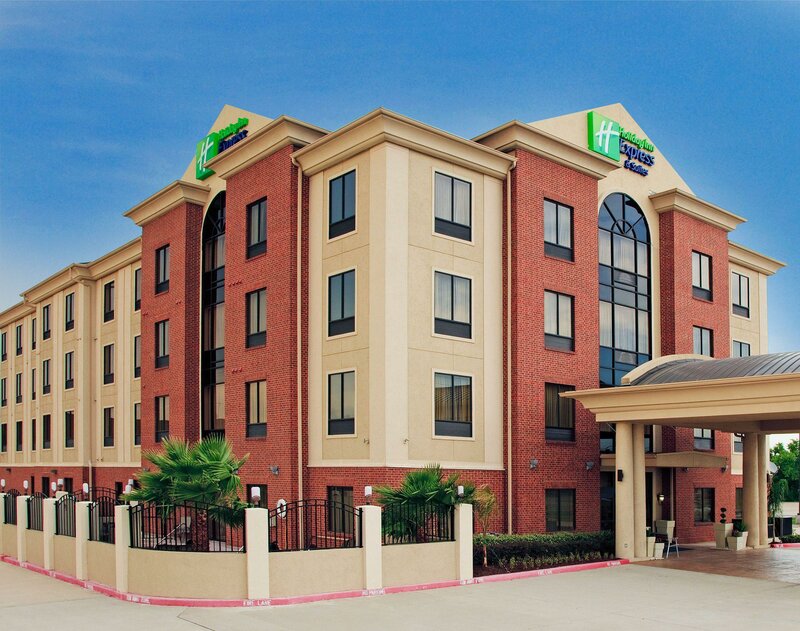 Гостиница Holiday Inn Express Hotel & Suites La Porte