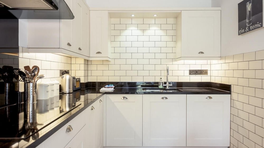 Фото Twin Palms - Poole Dorset