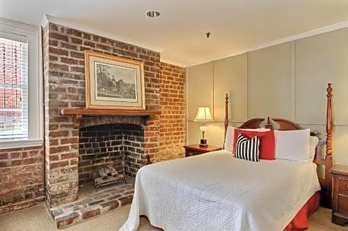 Фото The Presidents' Quarters Inn