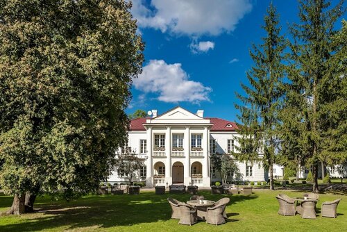Гостиница Palac Zegrzynski в Сероцке